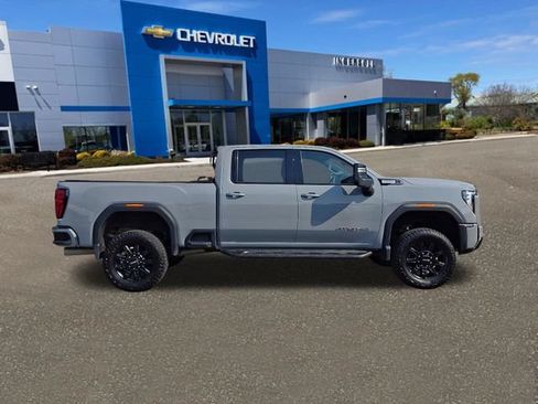Used 2024 GMC Sierra 2500 AT4 w/ AT4 Preferred Package AWD/4WD image 27