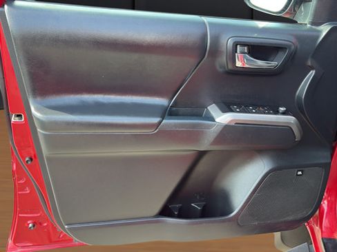 Used 2018 Toyota Tacoma Limited AWD/4WD image 16