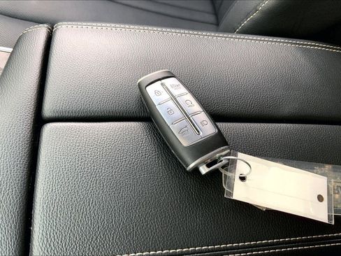 Used 2024 Genesis GV80 2.5T image 11