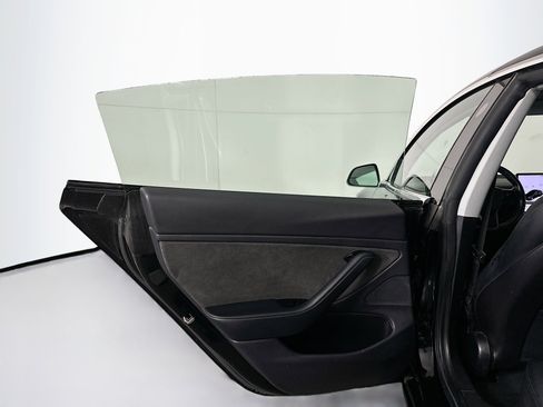 Used 2019 Tesla Model 3 Long Range image 26