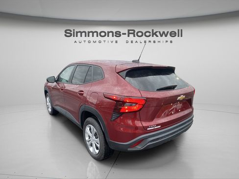 Used 2024 Chevrolet Trax LS w/ Driver Confidence Package image 7