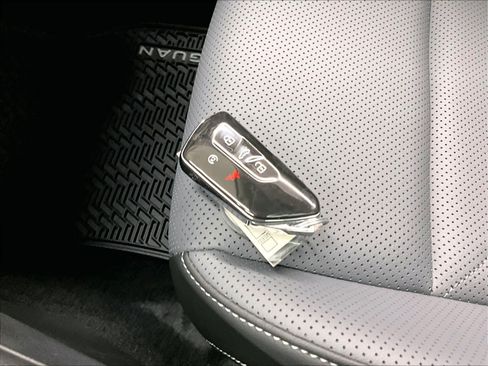 New 2026 Volkswagen Tiguan SE image 33