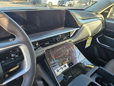 New 2025 INFINITI QX80 Luxe image 32