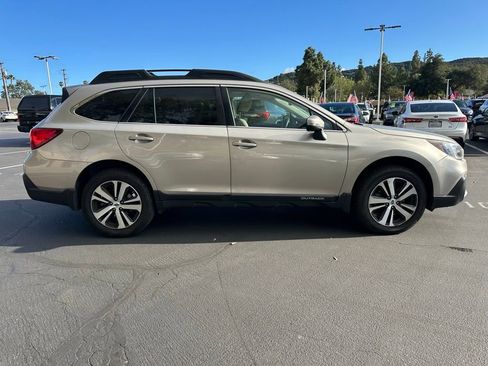 Used 2018 Subaru Outback 2.5i Limited image 7