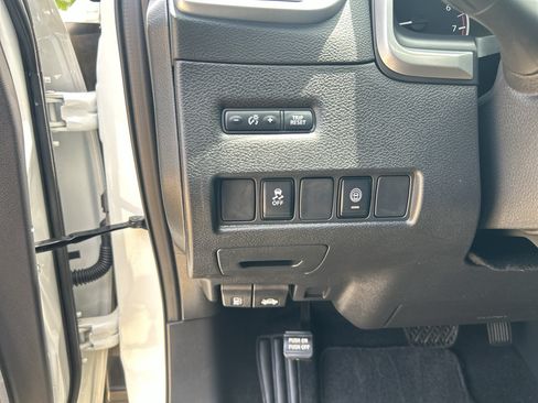 Certified 2024 Nissan Murano SV w/ SV Midnight Edition Package FWD image 25