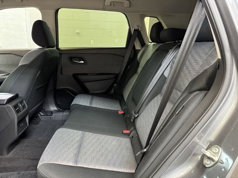 Used 2023 Nissan Rogue SV image 15