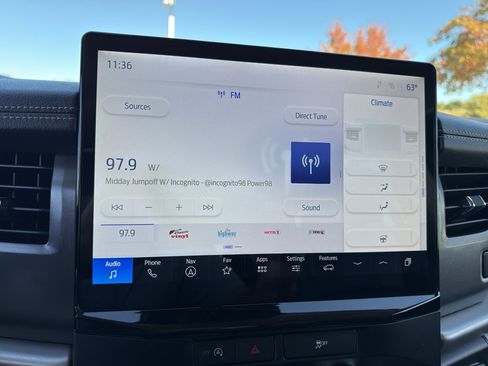 Used 2024 Ford Expedition XLT image 19