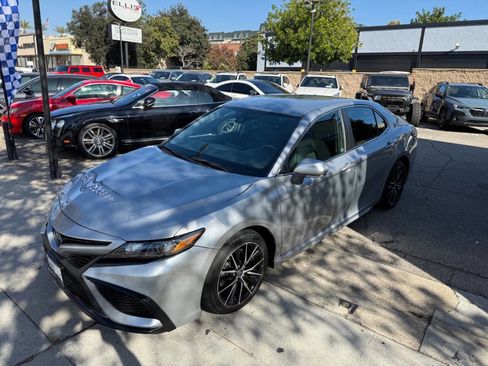 Used 2023 Toyota Camry SE image 12