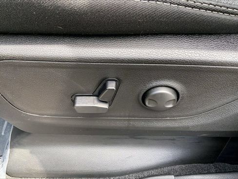 Used 2025 RAM 1500 Big Horn AWD/4WD image 31