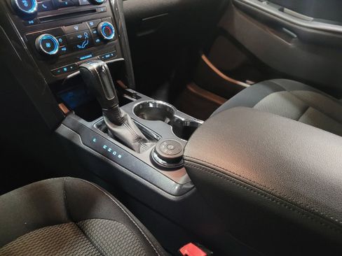 Used 2017 Ford Explorer XLT AWD/4WD image 26