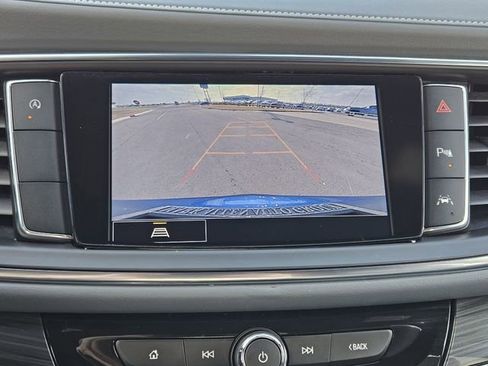 Used 2023 Buick Enclave Essence image 17