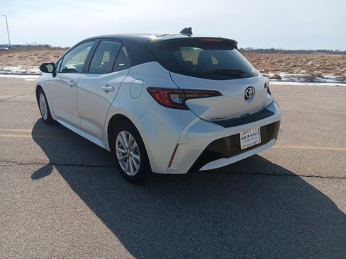 Used 2023 Toyota Corolla SE w/ SE Premium Package image 9