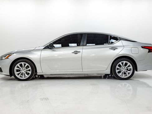 Used 2020 Nissan Altima 2.5 S FWD image 23
