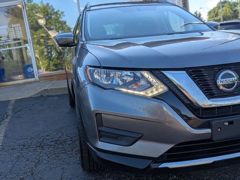 Used 2018 Nissan Rogue SV w/ Sun & Sound Touring Package AWD/4WD image 13