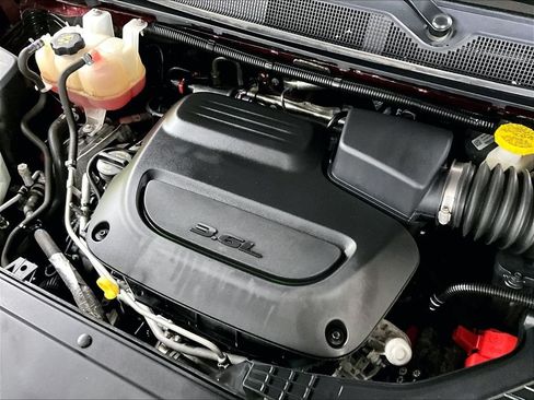 Used 2023 Chrysler Pacifica Touring-L FWD image 33