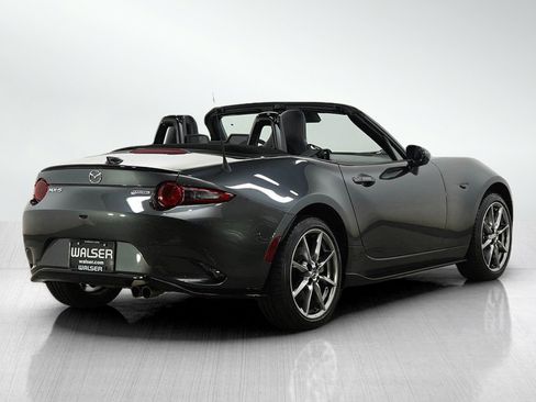 Used 2022 MAZDA MX-5 Miata Grand Touring w/ Appearance Package RWD image 6