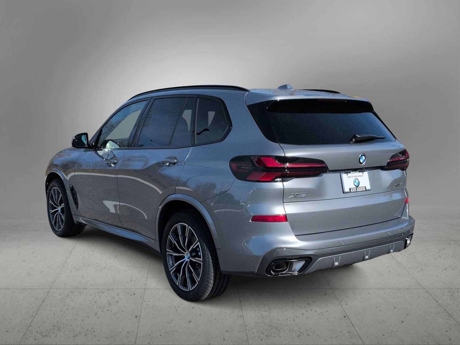 Used 2026 BMW X5 xDrive40i w/ M Sport Package AWD/4WD image 6