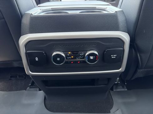 Used 2023 Ford Expedition Limited RWD image 30