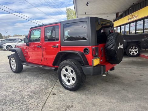 Used 2017 Jeep Wrangler Unlimited Sahara w/ Connectivity Group image 5