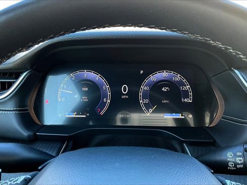 Used 2023 Jeep Grand Cherokee L Laredo image 9