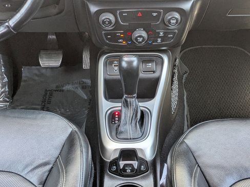 Certified 2021 Jeep Compass Latitude w/ Sun and Sound Group FWD image 19