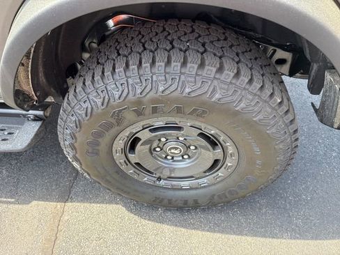 Used 2025 Ford Bronco Badlands AWD/4WD image 14