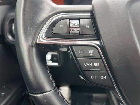 Used 2023 Lincoln Nautilus Reserve image 29