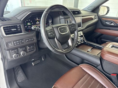 Used 2024 GMC Yukon Denali Ultimate AWD/4WD image 24