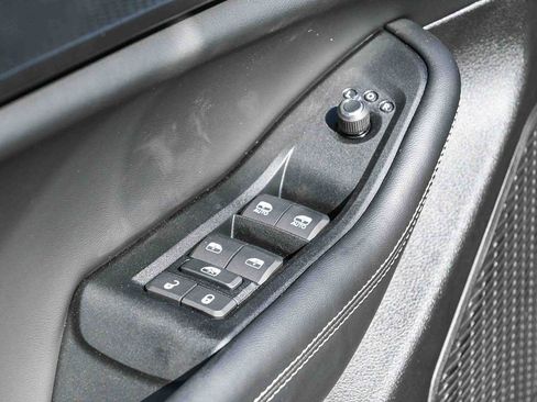 New 2025 Jeep Grand Cherokee Altitude image 30