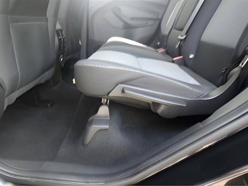 Used 2017 Ford Escape SE AWD/4WD image 16
