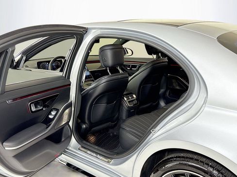 Used 2023 Mercedes-Benz S 500 4MATIC w/ AMG Line image 23