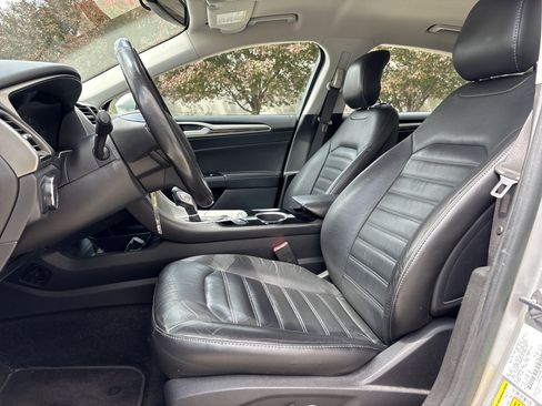 Used 2013 Ford Fusion SE FWD image 25