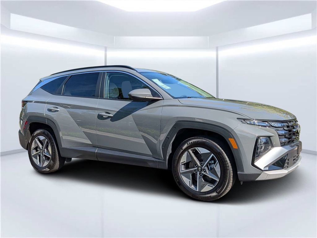 Certified 2025 Hyundai Tucson SEL AWD/4WD image 1