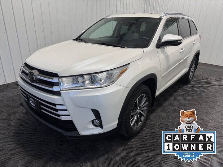Used 2019 Toyota Highlander XLE AWD/4WD image 1