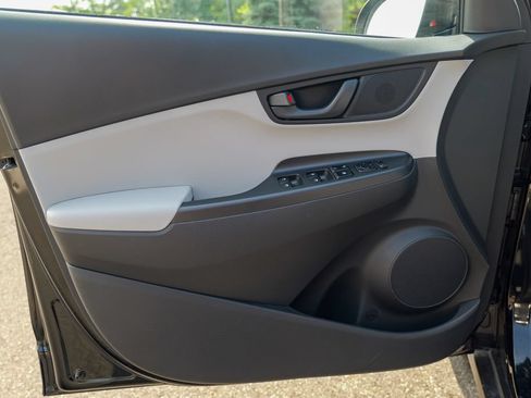 Used 2023 Hyundai Kona SE FWD image 17
