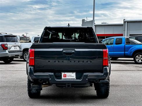 Certified 2025 Toyota Tacoma TRD Off-Road image 7