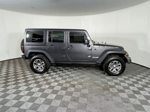 Used 2018 Jeep Wrangler Unlimited Rubicon w/ Cold Weather Group image 5