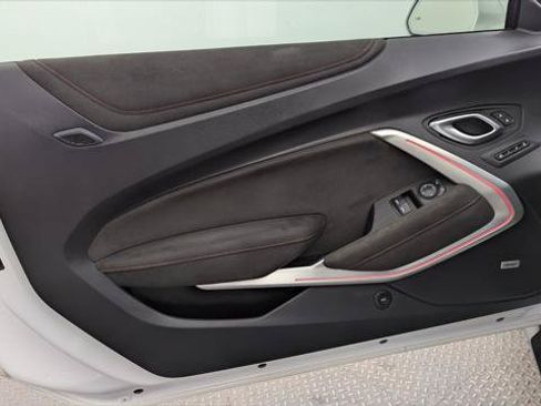 Used 2022 Chevrolet Camaro ZL1 RWD image 13