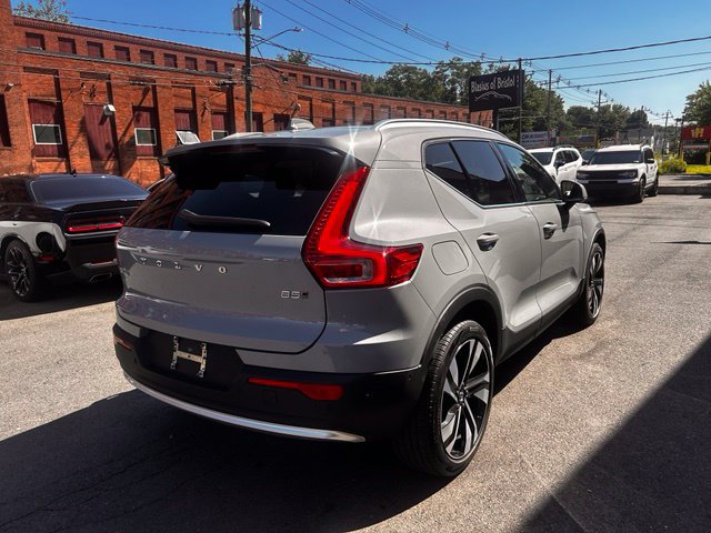 Used 2024 Volvo XC40 B5 Plus w/ Protection Package Premier AWD/4WD image 7