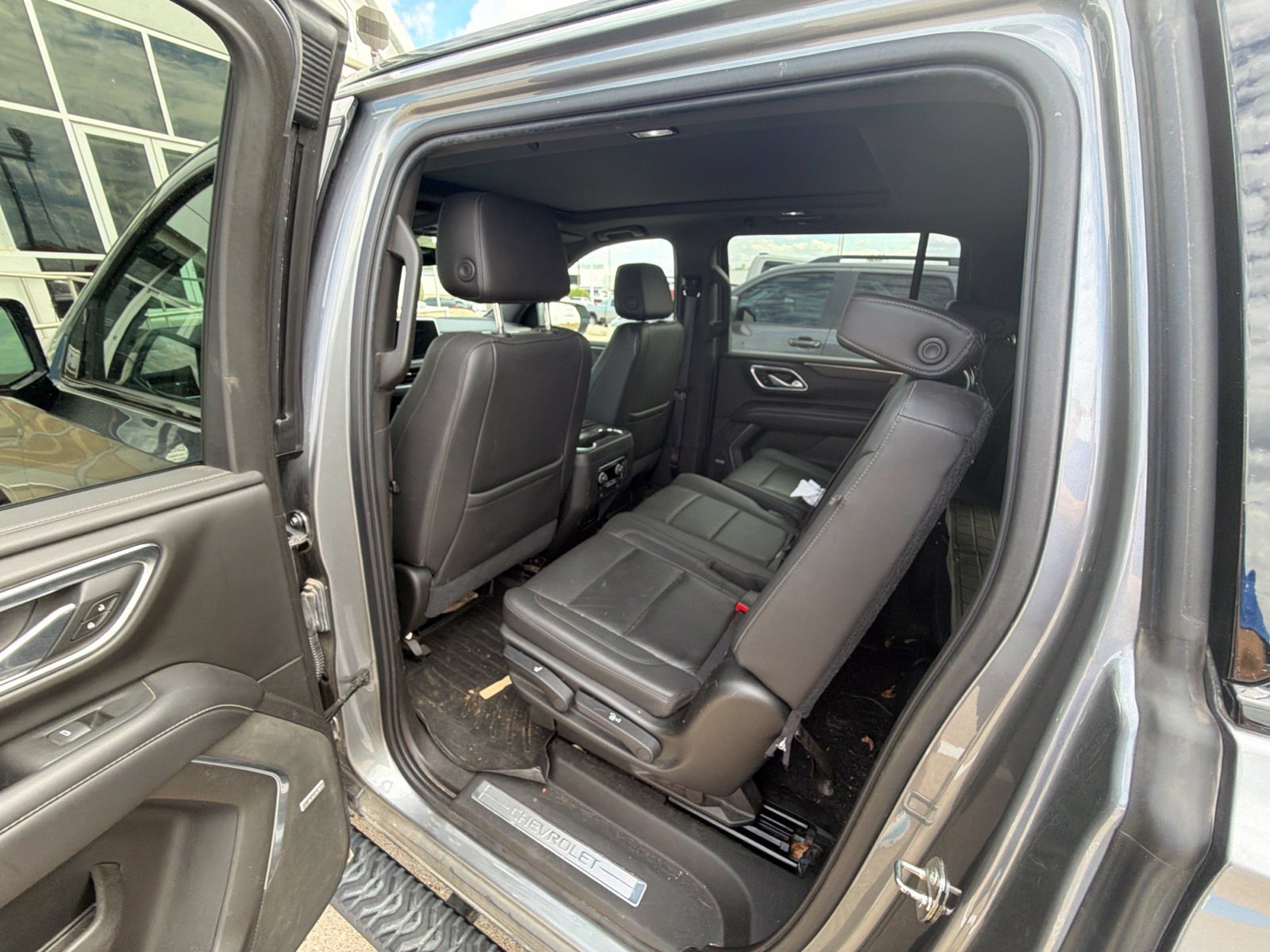 Used 2021 Chevrolet Suburban Z71 w/ Z71 Off-Road Package AWD/4WD image 11