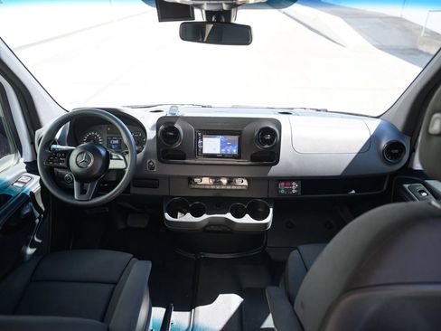 Used 2019 Mercedes-Benz Sprinter 170 image 37