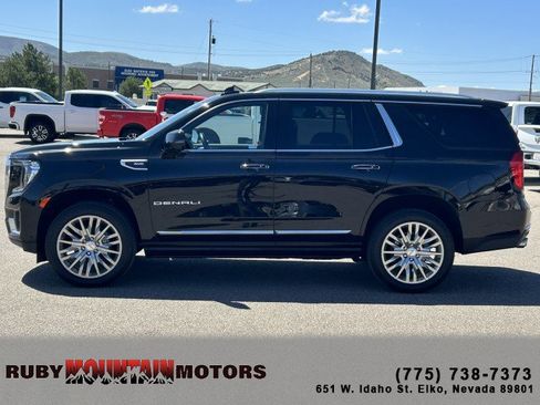 Used 2023 GMC Yukon Denali w/ Advanced Technology Package AWD/4WD image 4