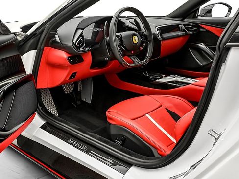 Certified 2025 Ferrari 12Cilindri image 9