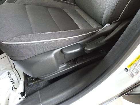 Used 2025 Chevrolet TrailBlazer LT AWD/4WD image 37