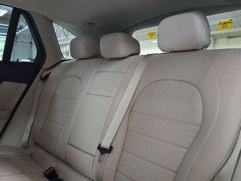Used 2020 Mercedes-Benz GLC 300 4MATIC image 17