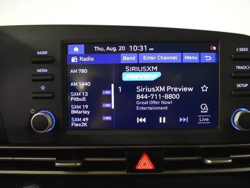 Used 2022 Hyundai Elantra SEL w/ Preferred Accessory Package FWD image 22