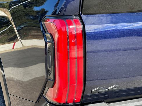 New 2025 Toyota Tundra Platinum AWD/4WD image 17