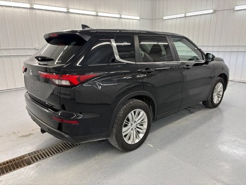 Used 2024 Mitsubishi Outlander ES AWD/4WD image 6