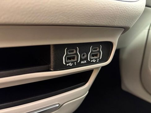 Used 2024 Chrysler Pacifica Touring-L FWD image 30