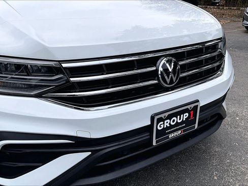 Certified 2022 Volkswagen Tiguan SE image 32